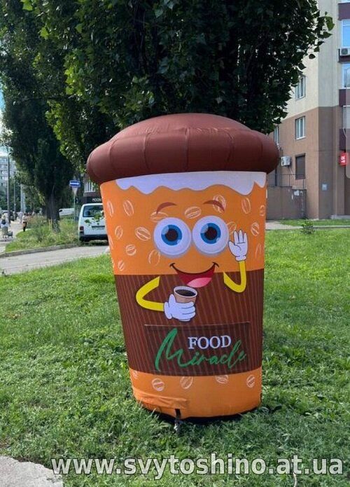 Вулична реклама з підсвічуванням без електрики